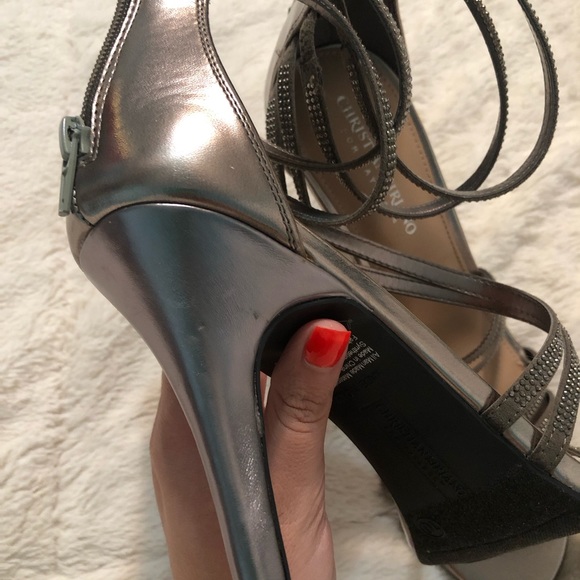 Christian Siriano Heels - Picture 3 of 6